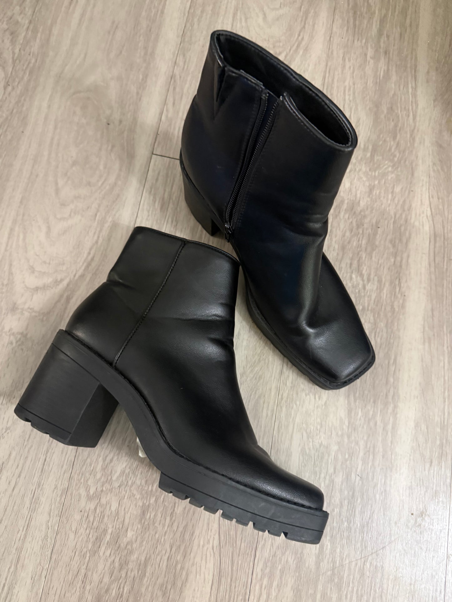 Size 9 with once