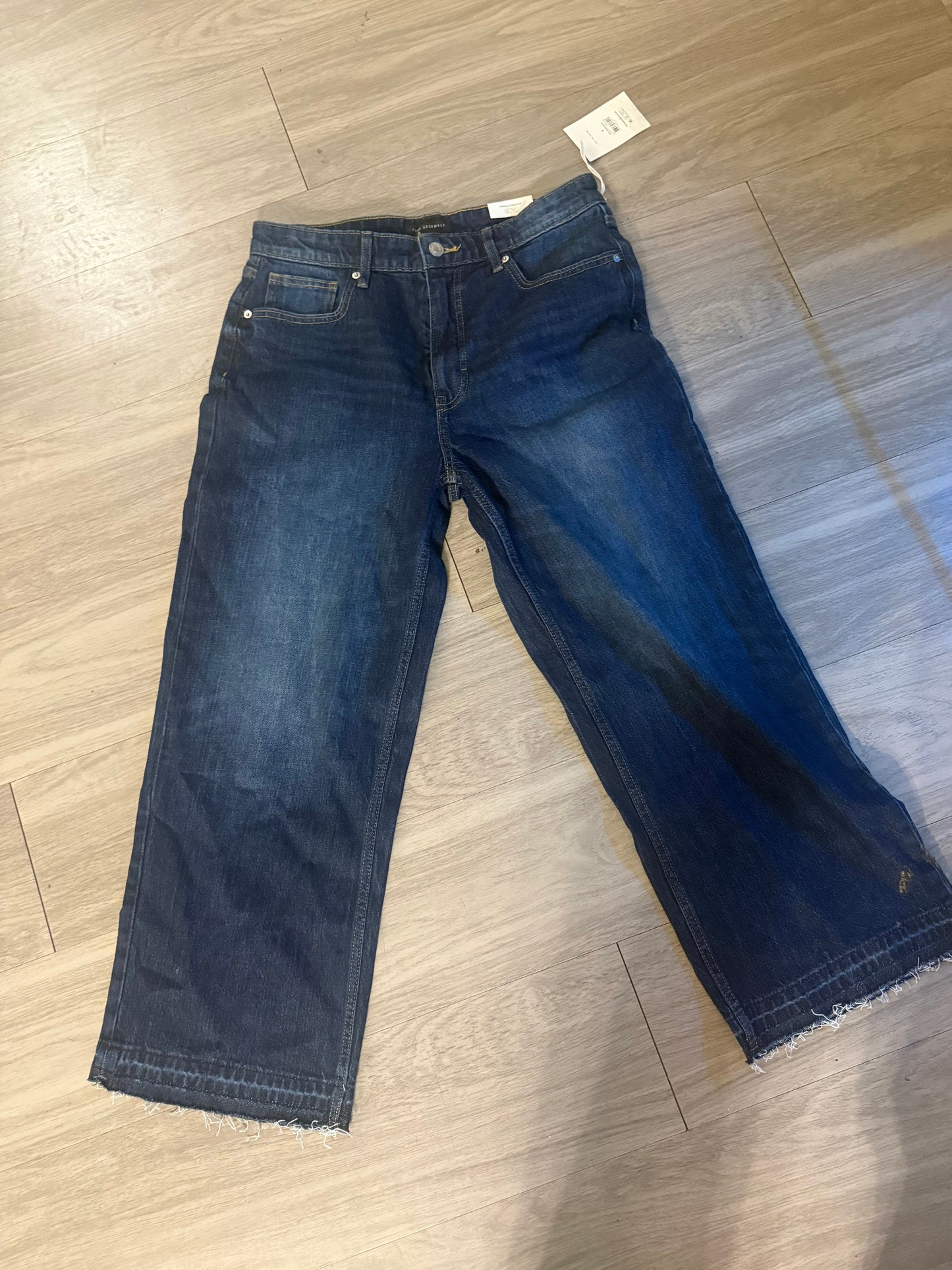 New. Size 8