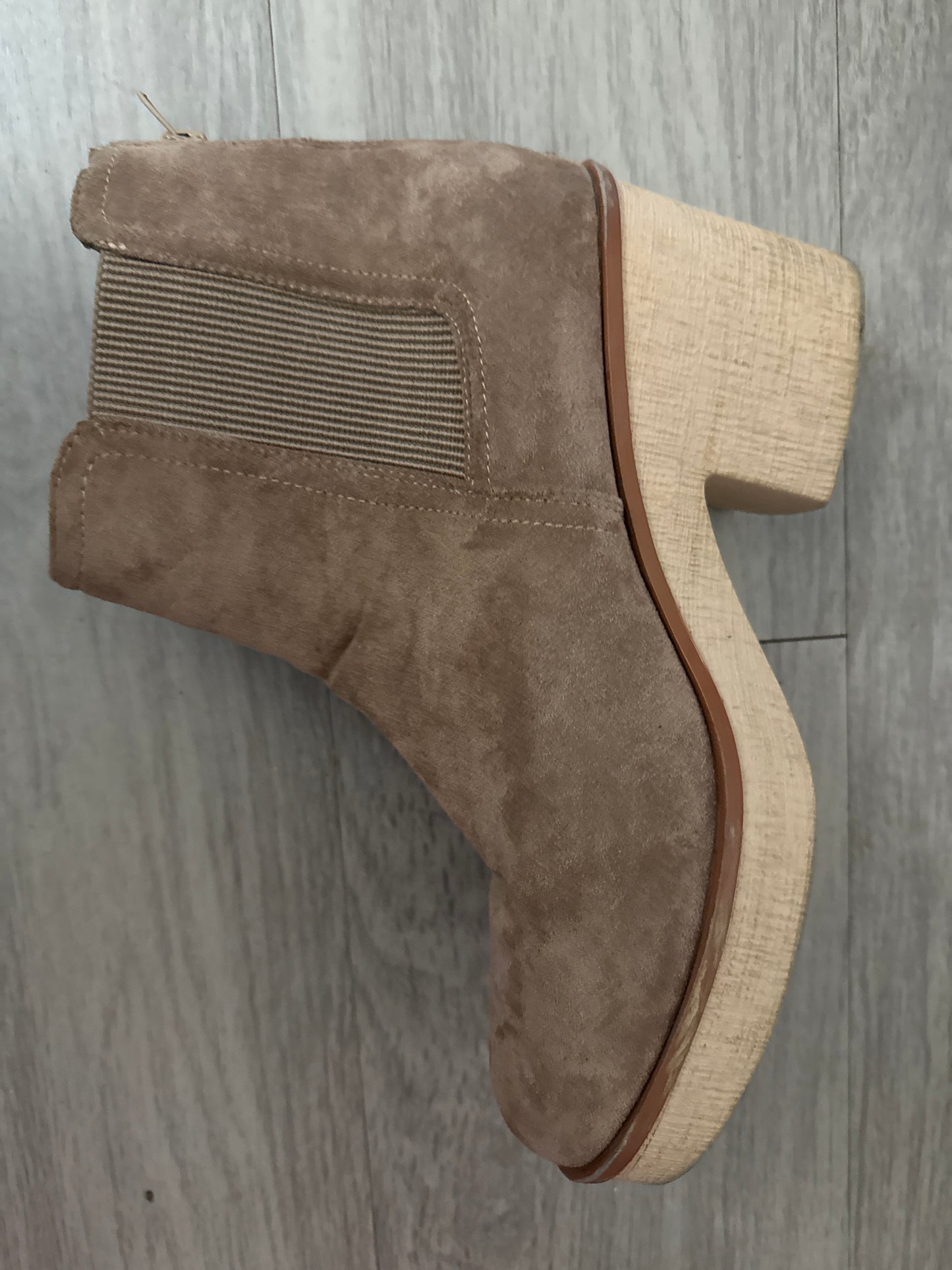 Size 10. Suede