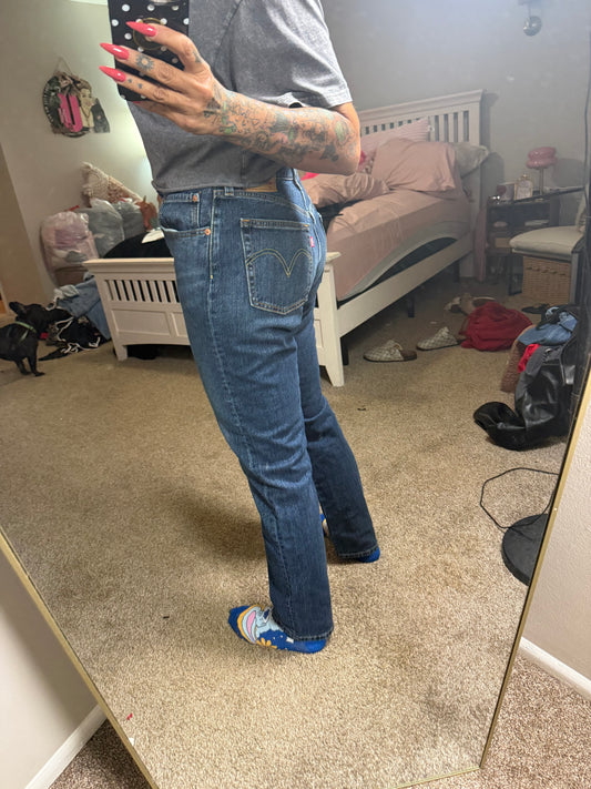 Levi’s never worn size 30 (Copy)